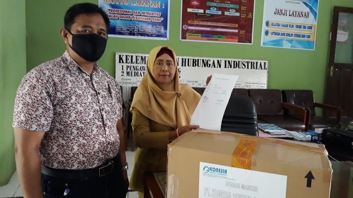 Pt Konesia Sukses Garment Sumbang 2 000 Masker Untuk Pencegahan Virus Covid 19 Dinnakerind Kabupaten Demak